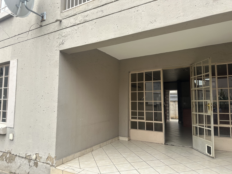 To Let 2 Bedroom Property for Rent in Waterval East North West